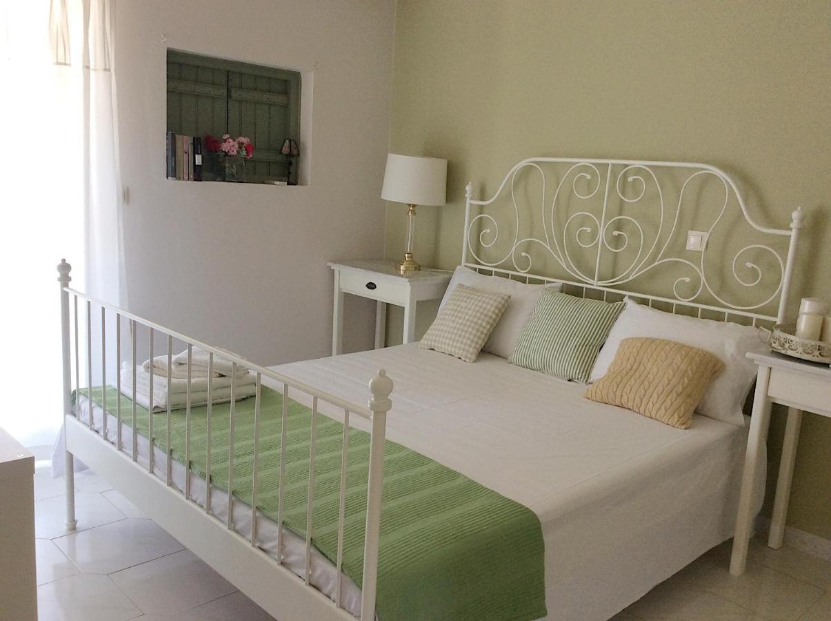 Kefalonia Apartments - Marias Studios - 2 Bedroom Apartment In Orchard, Spartia Bagian luar foto